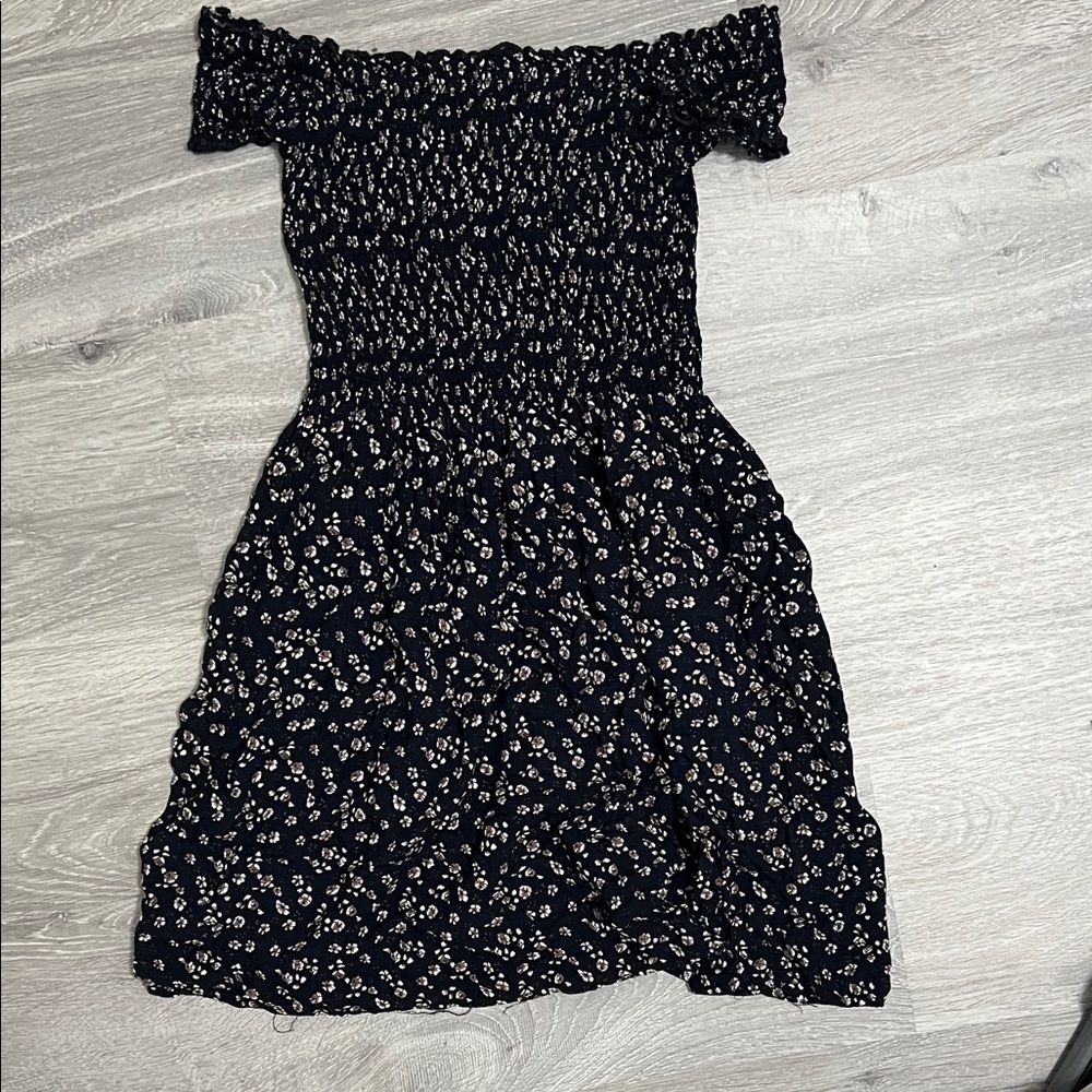 Brandy Melville Black and White Textured Top